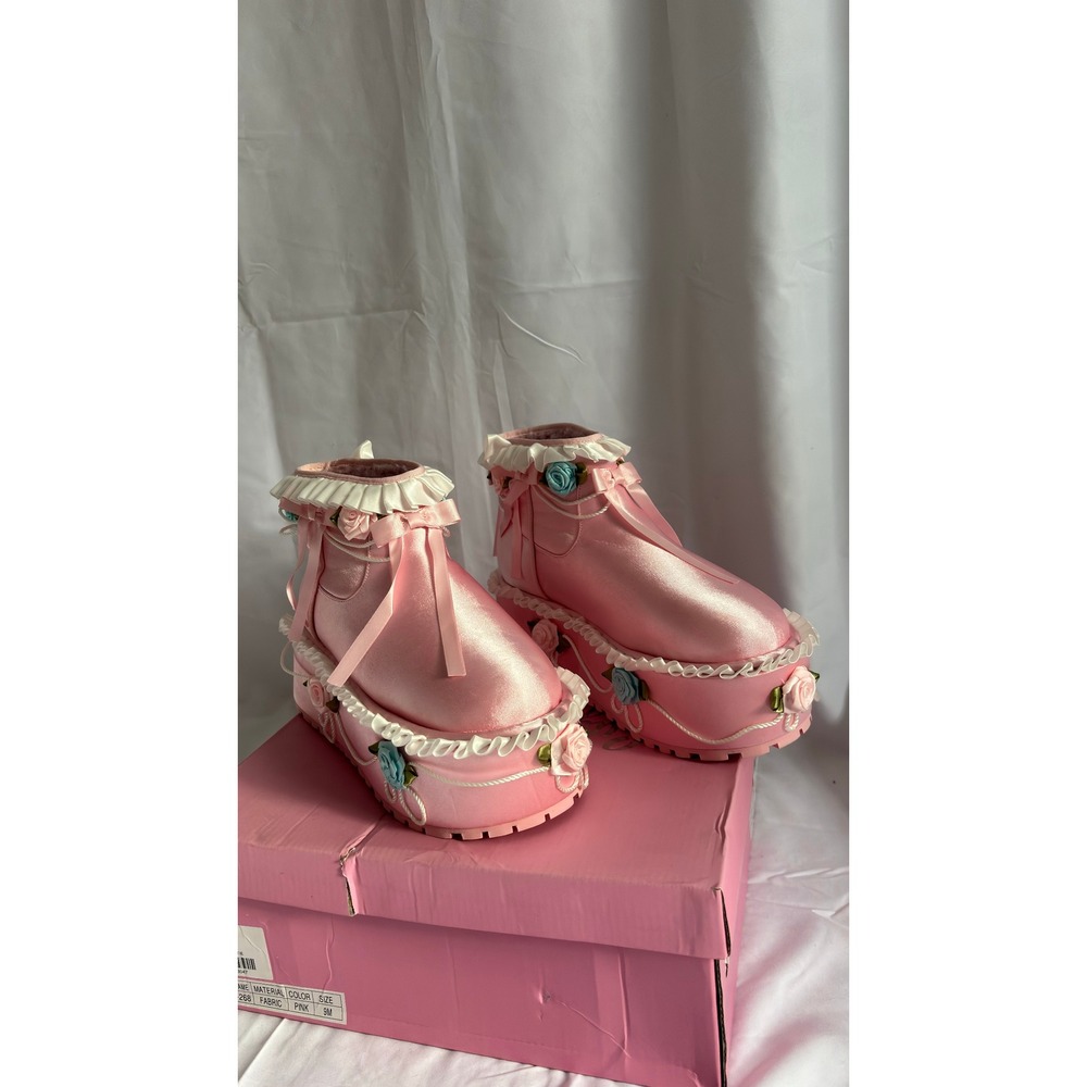 $130 NWT Dolls Kill Sugar Thrillz Elsa Cake Bootie Pink Platform Boots Women's 9 - Picture 5 of 9